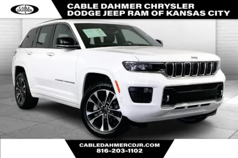 White 2022 Jeep Grand Cherokee Overland for sale in Kansas City, MO