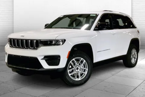 Photos of 2025 Jeep Grand Cherokee GRAND CHEROKEE LAREDO X 4X4 for sale in Kansas City, MO at Cable Dahmer Chrysler Dodge Jeep Ram of Kansas City