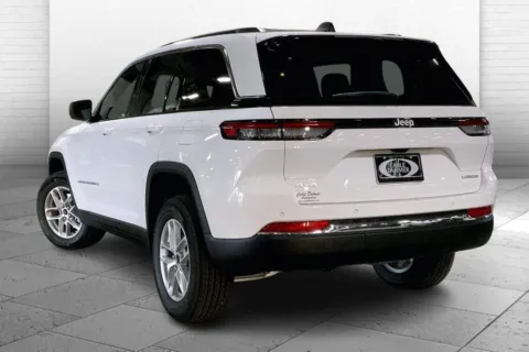 Another view of 2025 JEEP GRAND CHEROKEE for sale in Kansas City, MO at Cable Dahmer Chrysler Dodge Jeep Ram of Kansas City