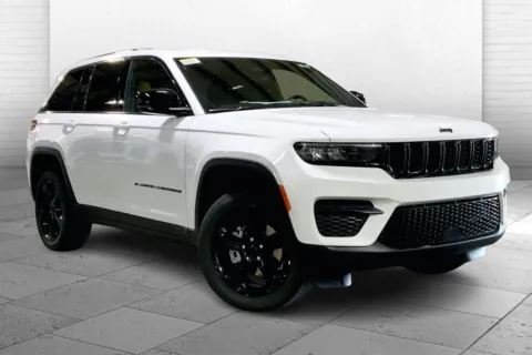White 2025 Jeep Grand Cherokee GRAND CHEROKEE ALTITUDE 4X4 for sale in Kansas City, MO
