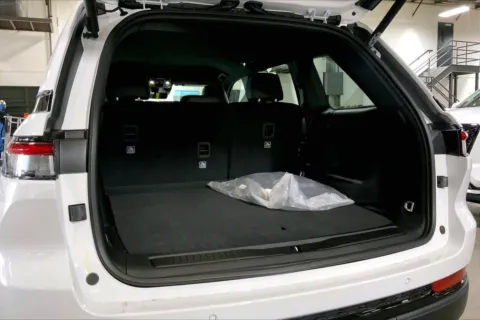 More photos of 2025 Jeep Grand Cherokee GRAND CHEROKEE ALTITUDE 4X4 at Cable Dahmer Chrysler Dodge Jeep Ram of Kansas City, MO