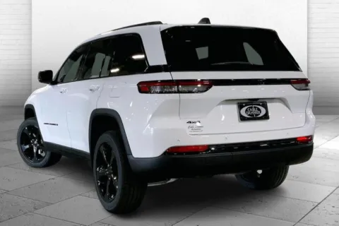 Another view of 2025 JEEP GRAND CHEROKEE for sale in Kansas City, MO at Cable Dahmer Chrysler Dodge Jeep Ram of Kansas City