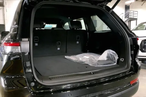 More photos of 2025 Jeep Grand Cherokee GRAND CHEROKEE ALTITUDE 4X4 at Cable Dahmer Chrysler Dodge Jeep Ram of Kansas City, MO