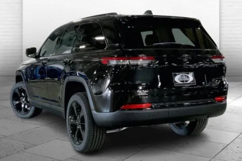Another view of 2025 JEEP GRAND CHEROKEE for sale in Kansas City, MO at Cable Dahmer Chrysler Dodge Jeep Ram of Kansas City