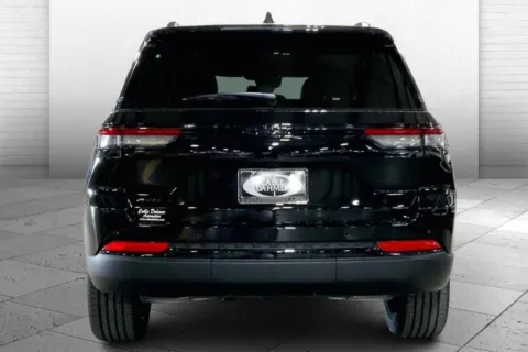 More photos of 2025 JEEP GRAND CHEROKEE at Cable Dahmer Chrysler Dodge Jeep Ram of Kansas City, MO