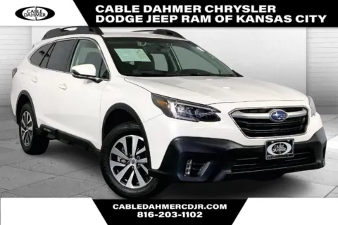 White 2022 Subaru Outback Premium for sale in Kansas City, MO