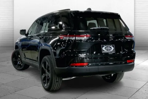 Another view of 2025 Jeep Grand Cherokee GRAND CHEROKEE LIMITED 4X4 for sale in Kansas City, MO at Cable Dahmer Chrysler Dodge Jeep Ram of Kansas City