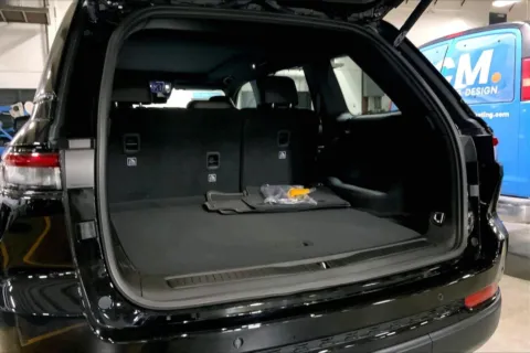 More photos of 2025 Jeep Grand Cherokee GRAND CHEROKEE LIMITED 4X4 at Cable Dahmer Chrysler Dodge Jeep Ram of Kansas City, MO