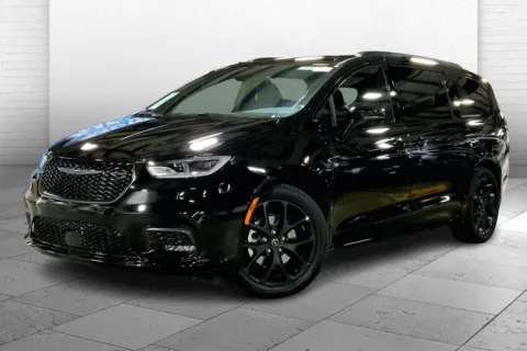 Photos of 2026 Chrysler Pacifica PACIFICA SELECT for sale in Kansas City, MO at Cable Dahmer Chrysler Dodge Jeep Ram of Kansas City