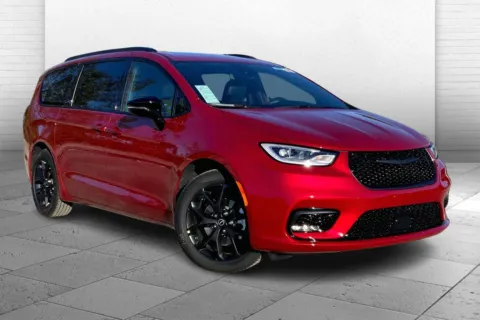 Red 2026 Chrysler Pacifica PACIFICA SELECT for sale in Kansas City, MO