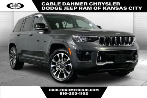 Gray 2022 Jeep Grand Cherokee Overland for sale in Kansas City, MO