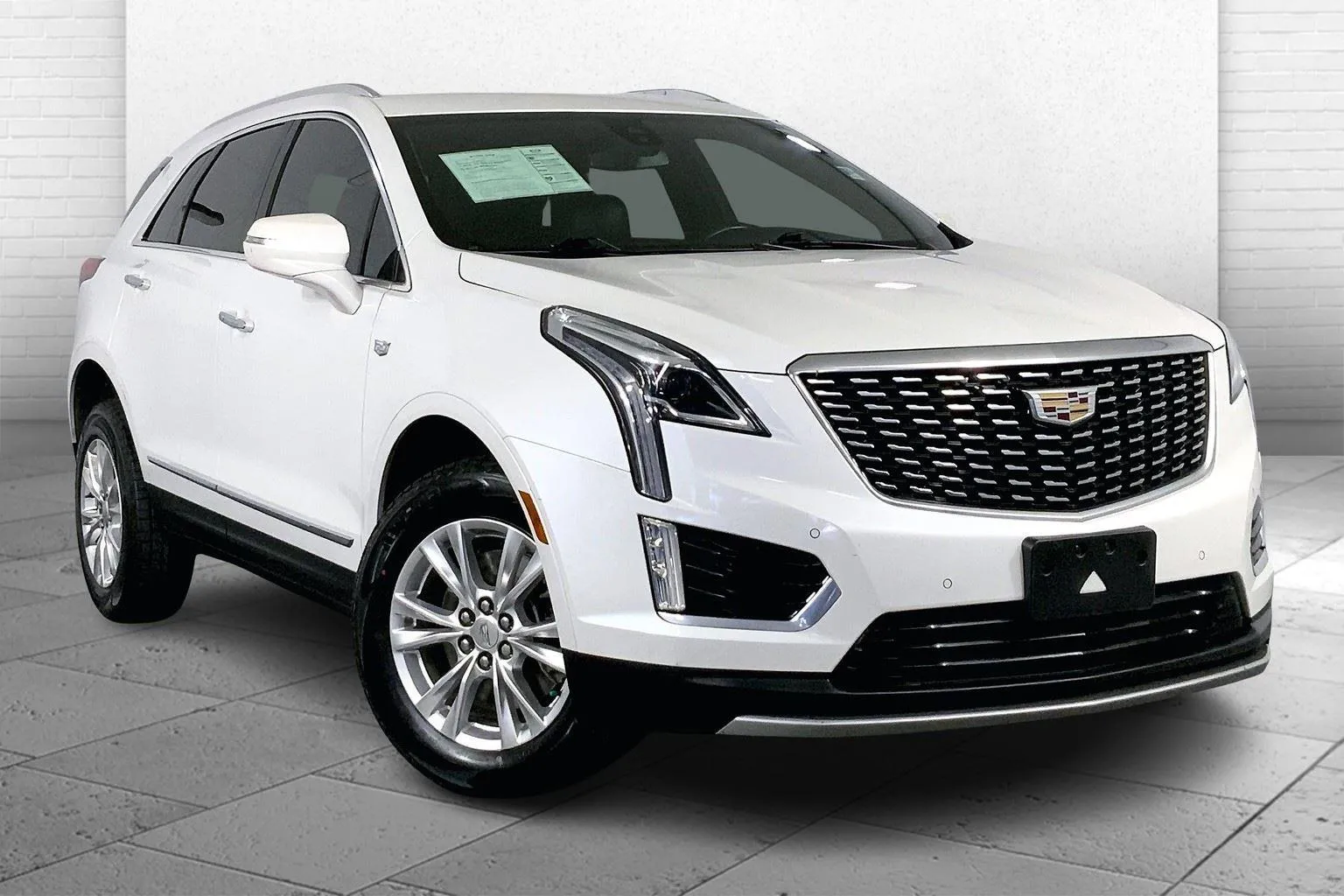 White 2021 Cadillac XT5 FWD Luxury for sale in Kansas City, MO