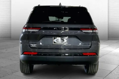 More photos of 2025 Jeep Grand Cherokee Limited at Cable Dahmer Chrysler Dodge Jeep Ram of Kansas City, MO