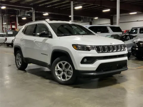 White 2026 Jeep Compass Latitude for sale in Kansas City, MO