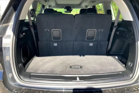 More photos of 2021 Jeep Grand Cherokee L Limited 4x4 at Cable Dahmer Chrysler Dodge Jeep Ram of Kansas City, MO