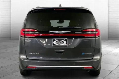 Another view of 2022 Chrysler Pacifica Hybrid Pinnacle for sale in Kansas City, MO at Cable Dahmer Chrysler Dodge Jeep Ram of Kansas City