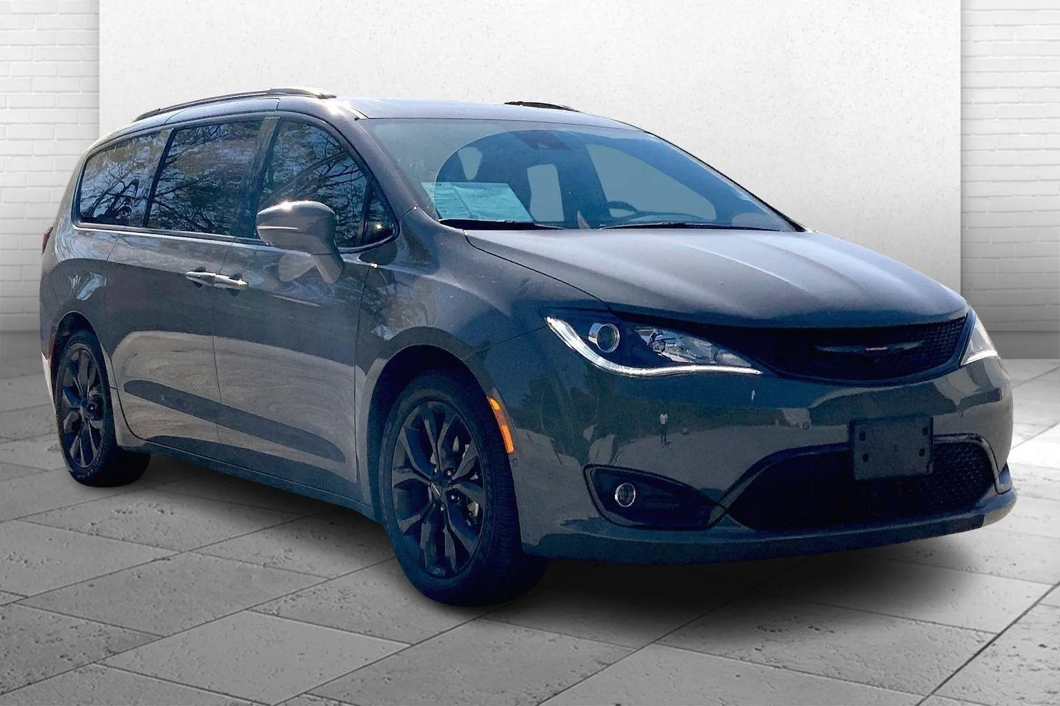 2020 Chrysler Pacifica Red S Edition for sale in Kansas City, MO