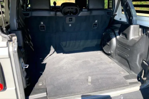 More photos of 2018 Jeep Wrangler Unlimited Rubicon 4x4 at Cable Dahmer Chrysler Dodge Jeep Ram of Kansas City, MO