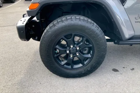 More photos of 2019 Jeep Wrangler Unlimited Moab 4x4 at Cable Dahmer Chrysler Dodge Jeep Ram of Kansas City, MO