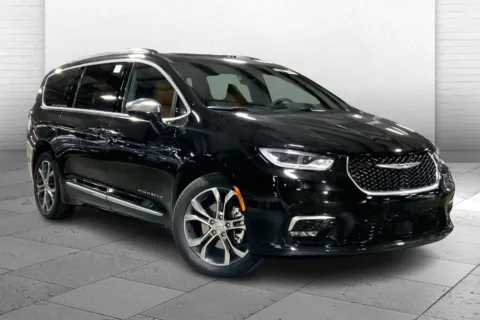 Black 2026 Chrysler Pacifica PACIFICA PINNACLE for sale in Kansas City, MO