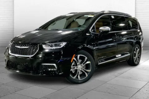 Photos of 2026 Chrysler Pacifica PACIFICA PINNACLE for sale in Kansas City, MO at Cable Dahmer Chrysler Dodge Jeep Ram of Kansas City