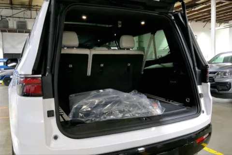 More photos of 2025 Jeep Wagoneer WAGONEER L SUPER 4X4 at Cable Dahmer Chrysler Dodge Jeep Ram of Kansas City, MO