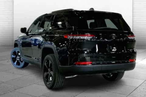 Another view of 2025 Jeep Grand Cherokee GRAND CHEROKEE ALTITUDE X 4X4 for sale in Kansas City, MO at Cable Dahmer Chrysler Dodge Jeep Ram of Kansas City