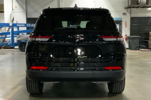 More photos of 2025 Jeep Grand Cherokee GRAND CHEROKEE ALTITUDE X 4X4 at Cable Dahmer Chrysler Dodge Jeep Ram of Kansas City, MO