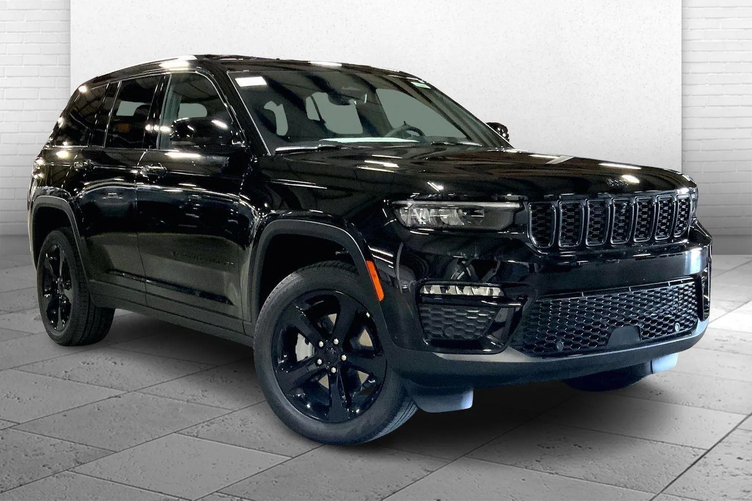 Black 2025 Jeep Grand Cherokee GRAND CHEROKEE LIMITED 4X4 for sale in Kansas City, MO