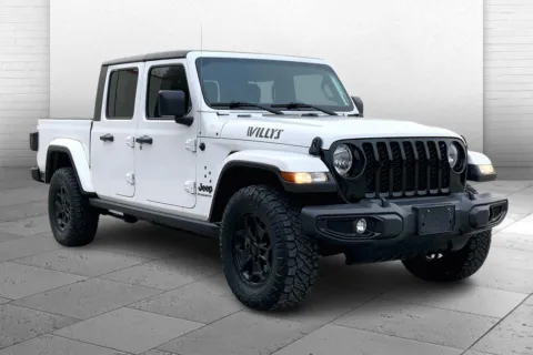 White 2021 Jeep Gladiator Willys 4x4 for sale in Kansas City, MO
