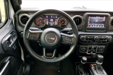 More photos of 2021 Jeep Gladiator Willys 4x4 at Cable Dahmer Chrysler Dodge Jeep Ram of Kansas City, MO