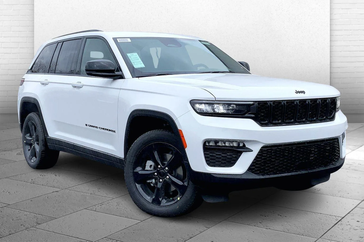 White 2025 Jeep Grand Cherokee GRAND CHEROKEE LIMITED 4X4 for sale in Kansas City, MO