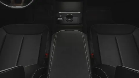 More photos of 2025 Jeep Grand Cherokee GRAND CHEROKEE LIMITED 4X4 at Cable Dahmer Chrysler Dodge Jeep Ram of Kansas City, MO