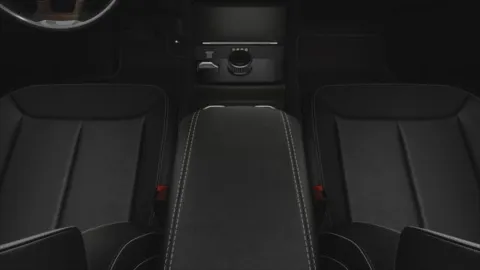 More photos of 2025 Jeep Grand Cherokee GRAND CHEROKEE LIMITED 4X4 at Cable Dahmer Chrysler Dodge Jeep Ram of Kansas City, MO