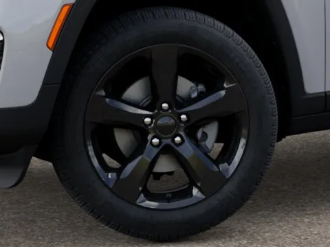 More photos of 2025 Jeep Grand Cherokee GRAND CHEROKEE LIMITED 4X4 at Cable Dahmer Chrysler Dodge Jeep Ram of Kansas City, MO