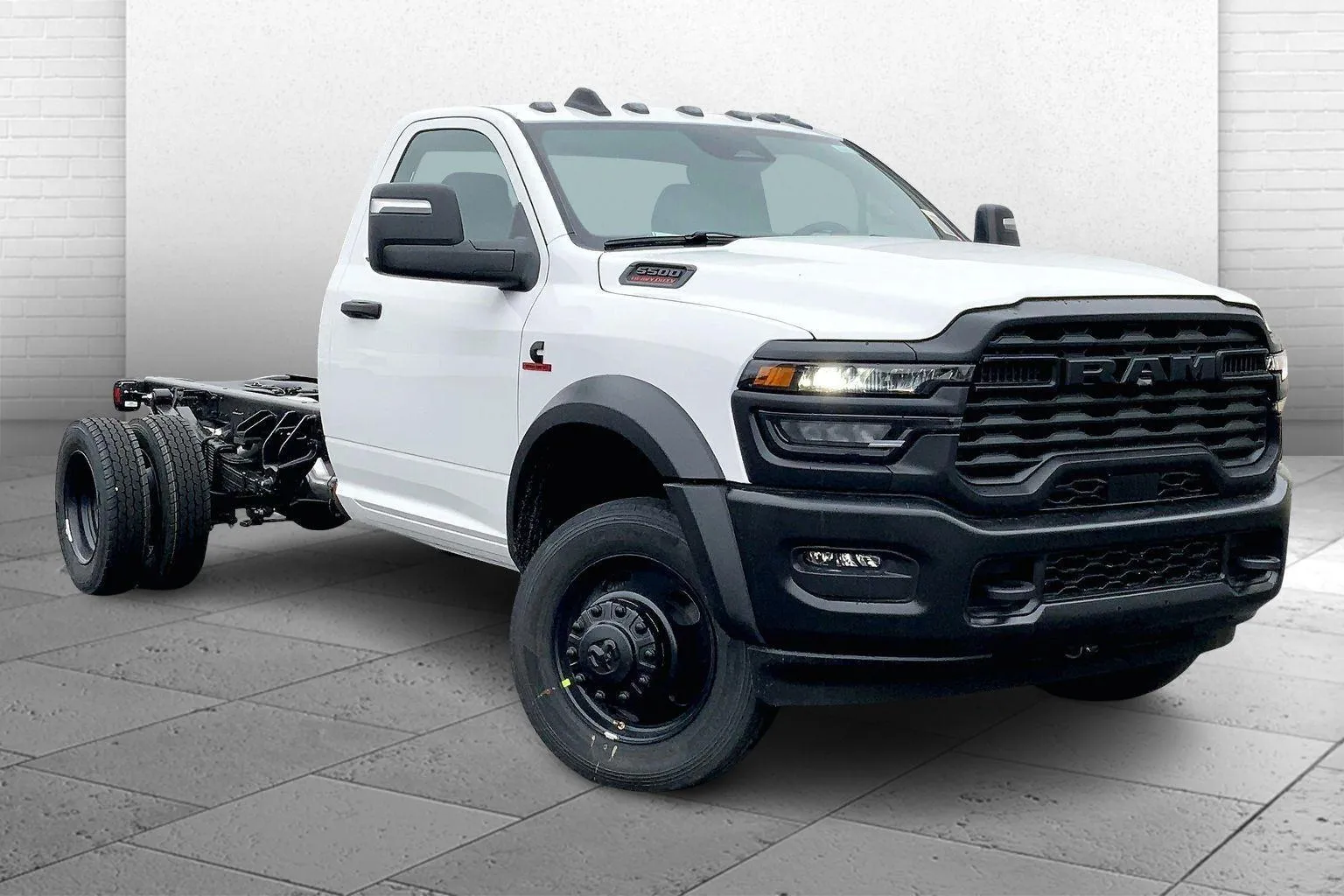 White 2026 RAM Ram 5500 Chassis Cab RAM 5500 TRADESMAN CHASSIS REGULAR CAB 4X4 84' CA for sale in Kansas City, MO