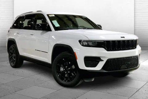 White 2025 Jeep Grand Cherokee GRAND CHEROKEE ALTITUDE X 4X4 for sale in Kansas City, MO