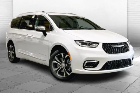 White 2026 Chrysler Pacifica PACIFICA PINNACLE AWD for sale in Kansas City, MO
