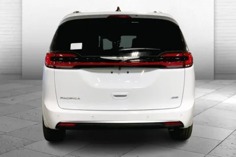 More photos of 2026 Chrysler Pacifica PACIFICA PINNACLE AWD at Cable Dahmer Chrysler Dodge Jeep Ram of Kansas City, MO