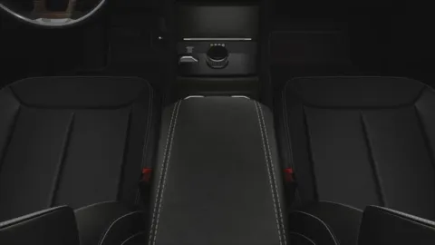 More photos of 2025 Jeep Grand Cherokee GRAND CHEROKEE LIMITED 4X4 at Cable Dahmer Chrysler Dodge Jeep Ram of Kansas City, MO