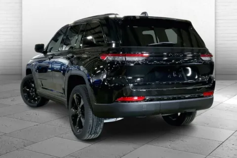 Another view of 2025 Jeep Grand Cherokee GRAND CHEROKEE LIMITED 4X4 for sale in Kansas City, MO at Cable Dahmer Chrysler Dodge Jeep Ram of Kansas City