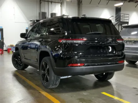 Another view of 2025 Jeep Grand Cherokee GRAND CHEROKEE LIMITED 4X4 for sale in Kansas City, MO at Cable Dahmer Chrysler Dodge Jeep Ram of Kansas City