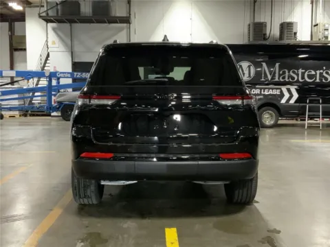 More photos of 2025 Jeep Grand Cherokee GRAND CHEROKEE LIMITED 4X4 at Cable Dahmer Chrysler Dodge Jeep Ram of Kansas City, MO