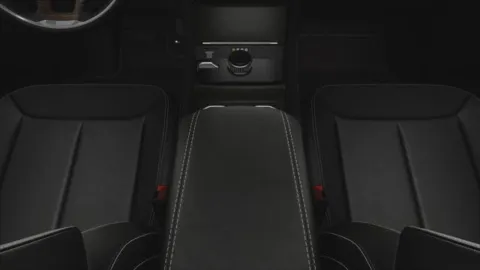 More photos of 2025 Jeep Grand Cherokee GRAND CHEROKEE L LIMITED 4X4 at Cable Dahmer Chrysler Dodge Jeep Ram of Kansas City, MO