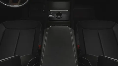 More photos of 2025 Jeep Grand Cherokee GRAND CHEROKEE LIMITED 4X4 at Cable Dahmer Chrysler Dodge Jeep Ram of Kansas City, MO