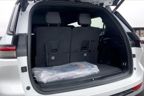 More photos of 2025 Jeep Grand Cherokee GRAND CHEROKEE L LIMITED 4X4 at Cable Dahmer Chrysler Dodge Jeep Ram of Kansas City, MO