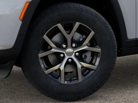 More photos of 2025 Jeep Grand Cherokee L Limited at Cable Dahmer Chrysler Dodge Jeep Ram of Kansas City, MO