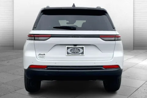 More photos of 2025 Jeep Grand Cherokee GRAND CHEROKEE LIMITED 4X4 at Cable Dahmer Chrysler Dodge Jeep Ram of Kansas City, MO