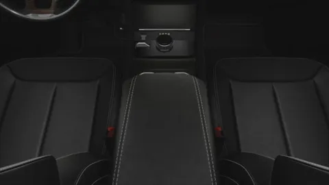 Photos of 2025 Jeep Grand Cherokee GRAND CHEROKEE LIMITED 4X4 for sale in Kansas City, MO at Cable Dahmer Chrysler Dodge Jeep Ram of Kansas City