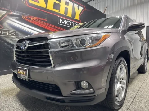 Photos of 2015 Toyota Highlander Hybrid Limited for sale in Mayfield, KY at Seay Motors